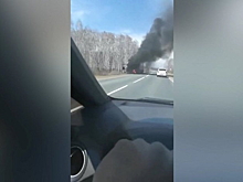 В Челябинске на трассе сгорел большегруз