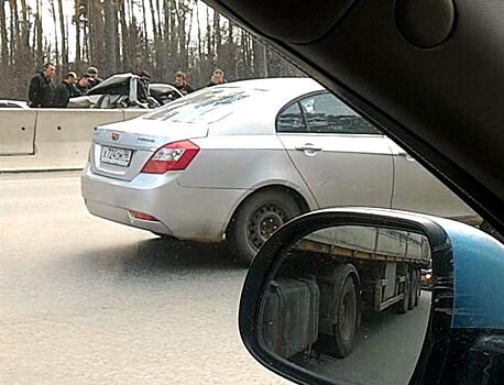 Один погиб, двое в реанимации: на Кольцовском тракте произошла страшная авария