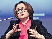 Центробанк распродает золотой запас и ждет обвала рубля