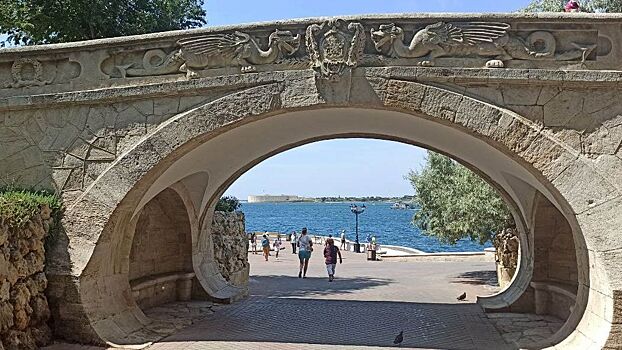 Губернатор Севастополя Развозжаев: туристический сезон в Крыму будет полноценным