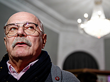 Михалков прокомментировал падение модели из окна