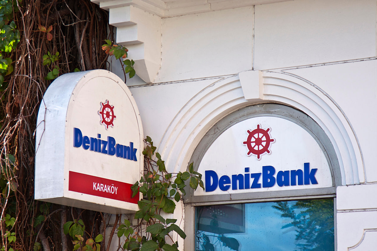 Турецкий банк начал возвращать снятые у россиян средства