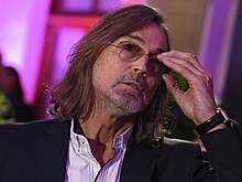 Никас Сафронов прокомментировал ЧП с сыном в самолете