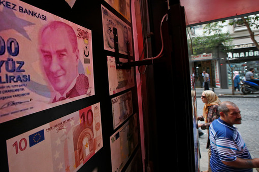 Курс турецкой валюты упал до нового исторического минимума — более 23 лир за доллар