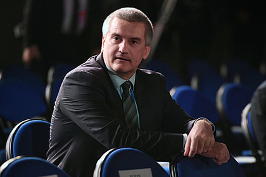 Аксенов назвал ректора Крымского федерального университета гирями на ногах