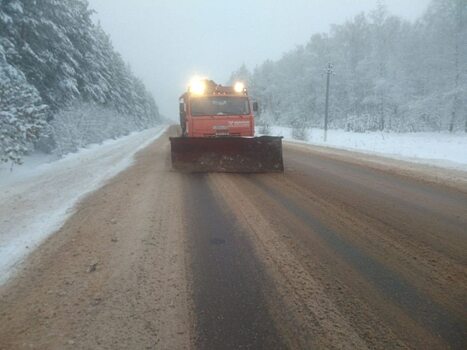 Участок трассы под Саратовом закрыли из-за непогоды