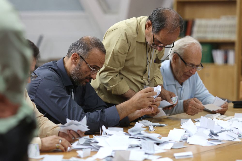 На выборах президента Ирана определились лидеры — Масуд Пезешкиан и Саид Джалили