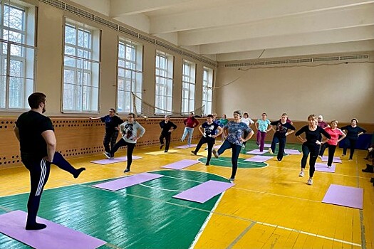 В школе №1708 проводят занятия по суставной гимнастике для долголетов