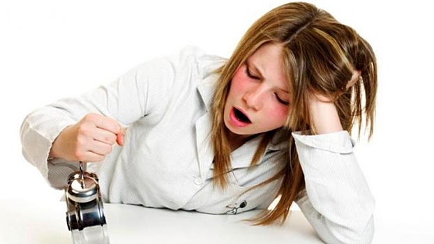 Невролог предупредила о страшных последствиях сна меньше семи часов