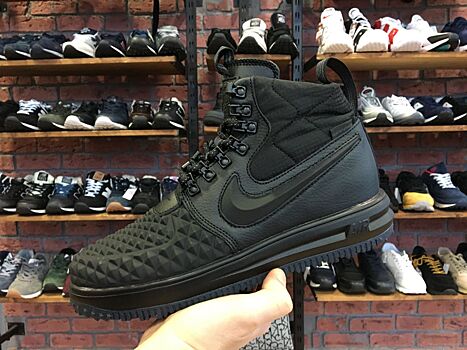 Таможенники пришли за обувью