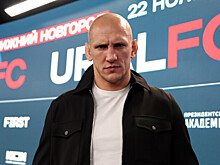 «Сначала подумал, может быть, гирей сзади ударили» — Василевский показал, как получил травму перед боем с Ковалевым