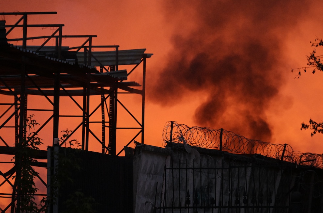 Названа вероятная причина крупного пожара на производстве в Красногорске
