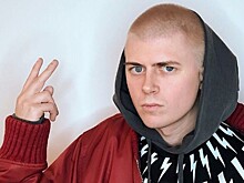 Художник расписал огромную стену возле Казанского собора в Петербурге