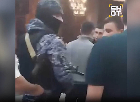 Лезгинка на столах и массовая драка: Во Владикавказе прошёл концерт BLIZKEY