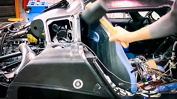 Зачем по суперкарам Koenigsegg бьют молотком