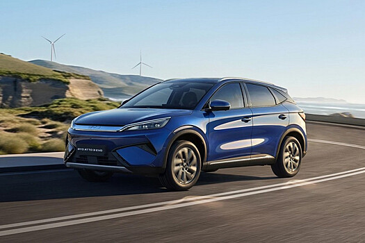 BYD представила модернизированный электрический паркетник Atto 3