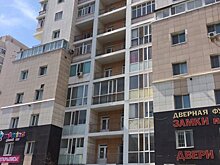 Чудесное спасение: упавшая с 15-го этажа девочка встала на ноги в Астане