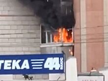 15 человек эвакуировали во время пожара в Костроме