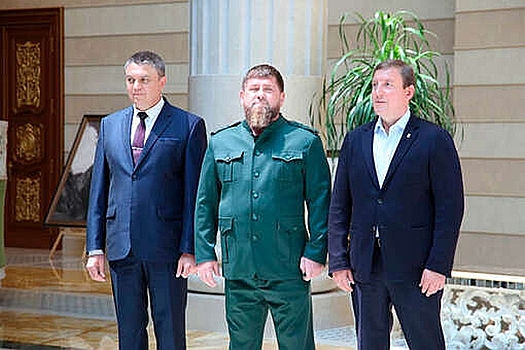 Кадыров вручил награды Турчаку и Пасечнику