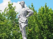 Чапаевск без Чапаева. Памятник комдиву превращается в груду камней