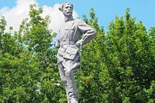 Чапаевск без Чапаева. Памятник комдиву превращается в груду камней