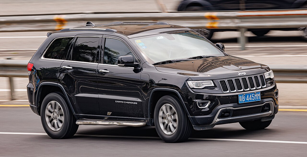 Stellantis       Jeep Grand Cherokee 2024   - 
