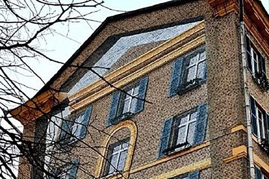 Московскую пятиэтажку «наклонили»
