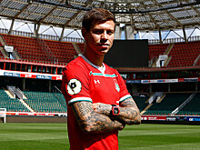 Смолов и Хеведес прилетели с "Локомотивом" в Оренбург на матч третьего тура РПЛ