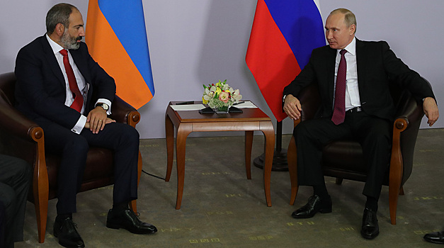 Путин обсудил с Пашиняном реализацию заявления по Карабаху