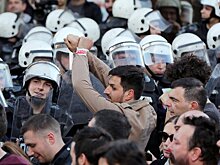 Вучич пригрозил протестующим