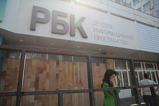 Прохоров выходит из СМИ