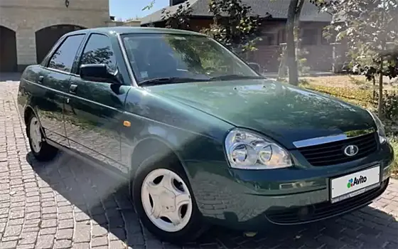 Lada Priora 2007 года продают в 1,5 раза дороже новой Lada Granta