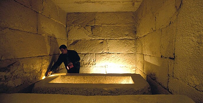 Археологи нашли в Египте гробницу чиновника