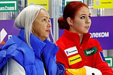 Гран-при России по фигурному катанию в Самаре, женщины, короткая программа: Самоделкина — 1-я, Трусова — 3-я