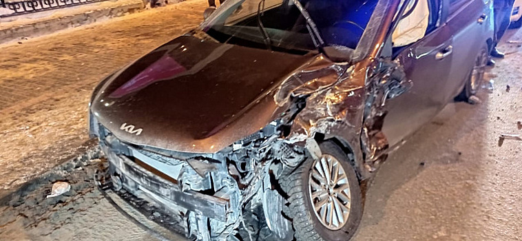 В центре Екатеринбурга произошло ДТП с участием такси