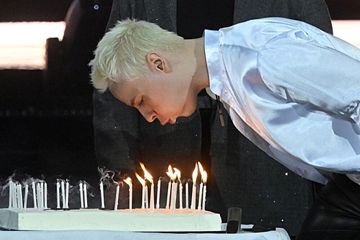 Тайны детства и микрофон в штанах: SHAMAN шокировал Кремль откровениями в день рождения