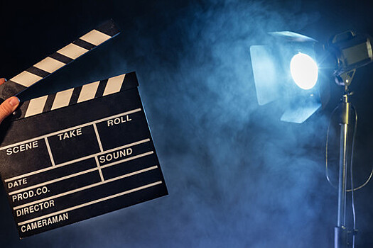 В Совфеде призвали обратить внимание на "аморальную" политику ТВ и качество фильмов
