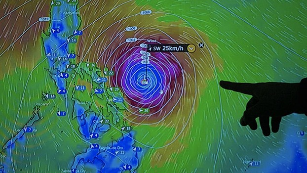 На Филиппины обрушился мощнейший шторм