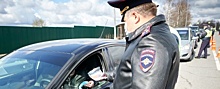 Красногорские госавтоинспекторы раздают водителям защитные маски