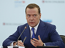 Медведев поздравил российских лыжников с серебром на ОИ