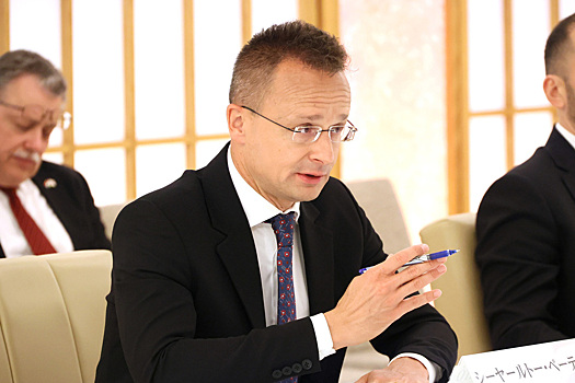 Сийярто: окончание украинского конфликта способно свести риск эскалации к нулю