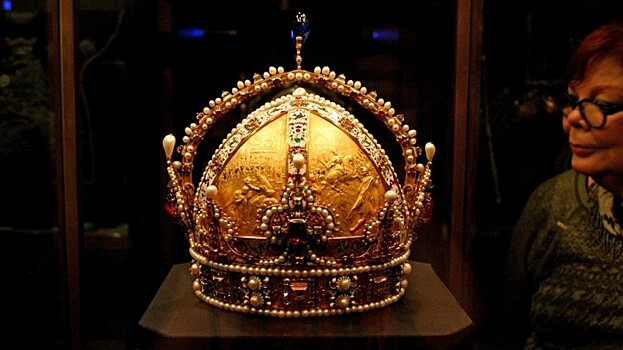 Корона Карла IX похищена в Швеции