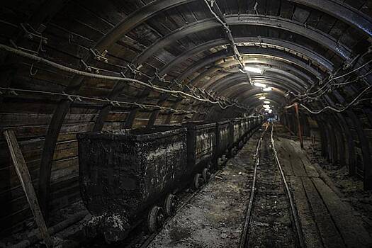 Возросло число заваленных в шахте на Урале рабочих