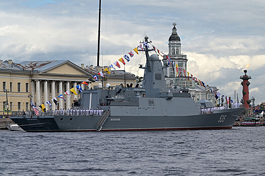В Кремле рассказали о планах Путина посетить парад в честь дня ВМФ в Петербурге