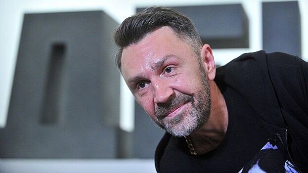 Сергей Шнуров исполнил песню про сгоревшую Москву в Дубае