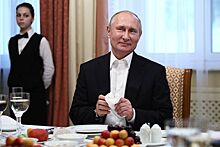 «Контрсанкции не отменятся». Путин продлил продуктовое эмбарго еще на год