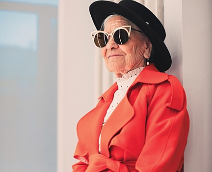 У 91-летней бабушки из Красноярска 80 тысяч подписчиков и она — самым модный тревел-блогером страны