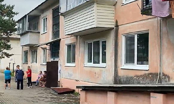 У жителей Плодопитомника шесть лет из кранов идёт ржавая вода