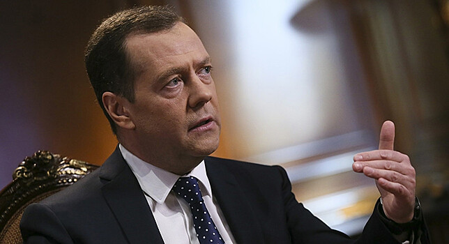 Медведев утвердил порядок ввоза подержанных авто в РФ