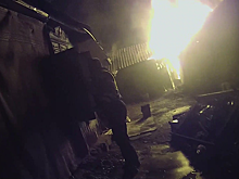 В Хакасии инспекторы ДПС спасли жильцов домовладения, на территории которого загорелась баня